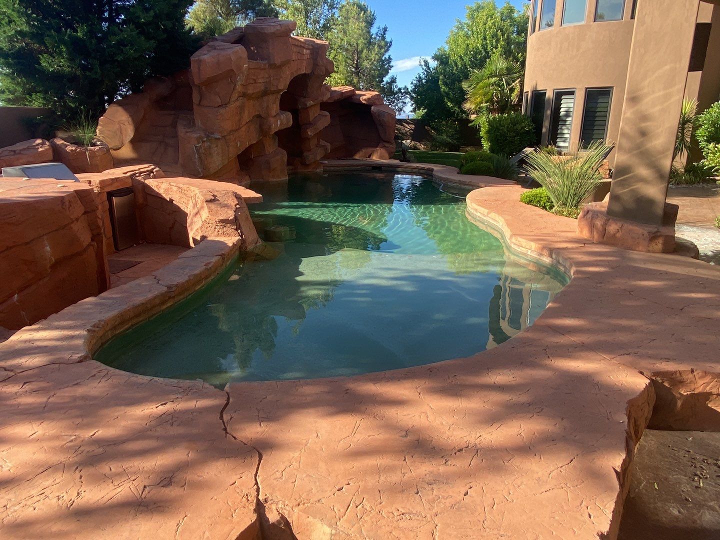 Blue_Water_Pool_Remodel_Before - blueglassplaster